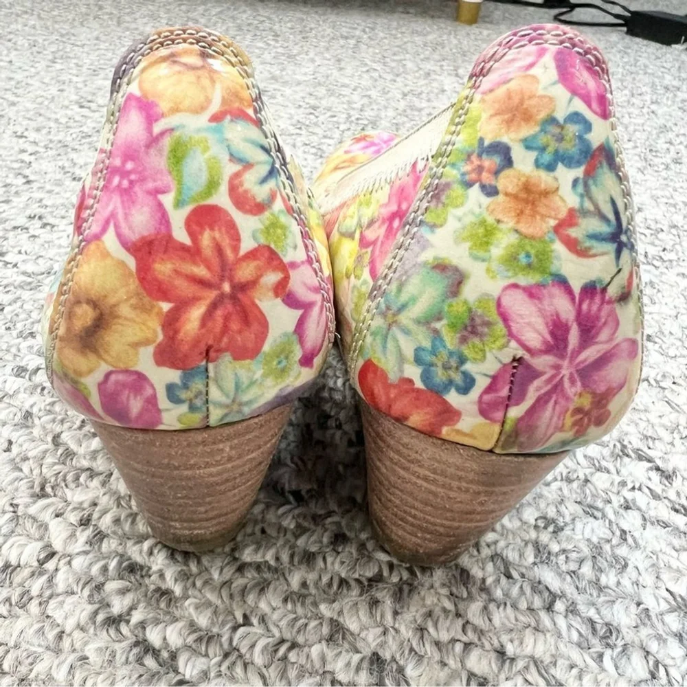 Hispanitas floral patent leather wedge heels EU 36
